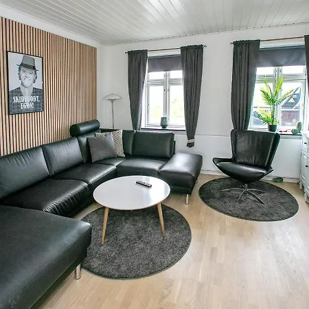 Ix Hotel 4*