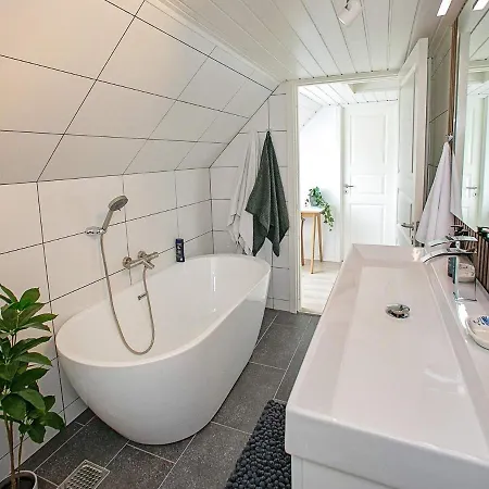 Ix Hotel 4*